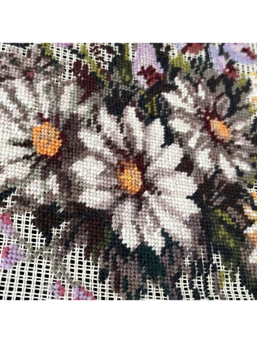 Antique Four Wives Needlepoint Tapestry Floral Hand Embroidery Daisy 17x17 - Picture 4 of 4